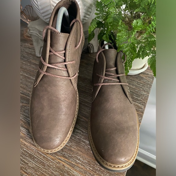 *NWOT* Varese Gobi II Mens 9 Chukka Boots Ankle Brown Lace Up Dress Shoe - Picture 10 of 11